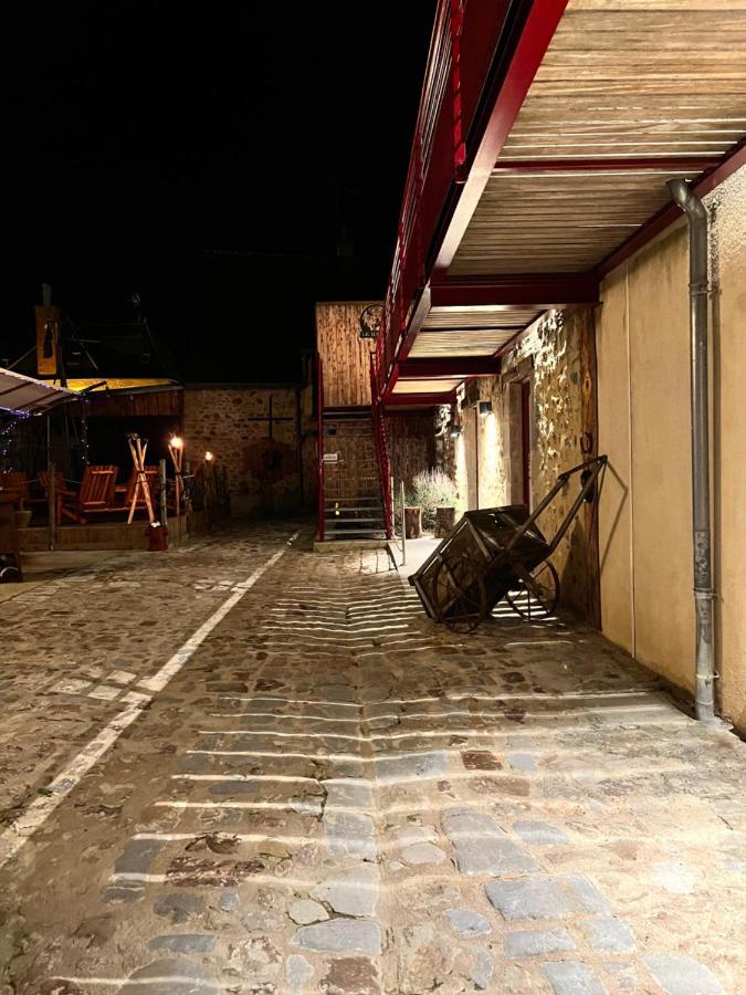 Hotel Le Ranch Brûlon Zewnętrze zdjęcie