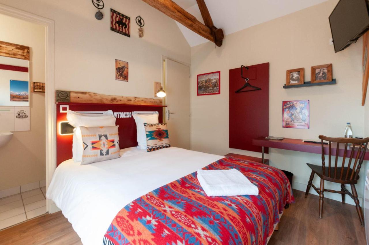 Hotel Le Ranch Brûlon Zewnętrze zdjęcie