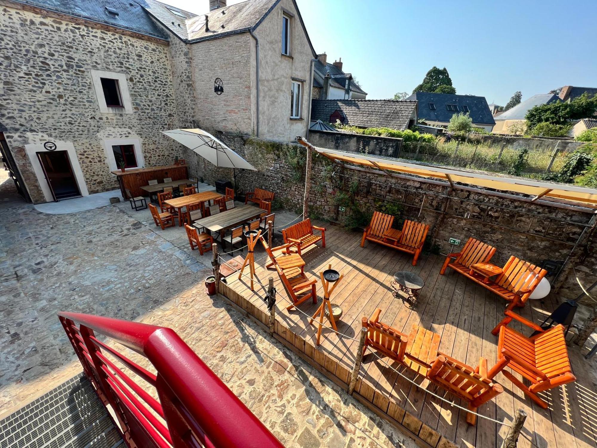 Hotel Le Ranch Brûlon Zewnętrze zdjęcie