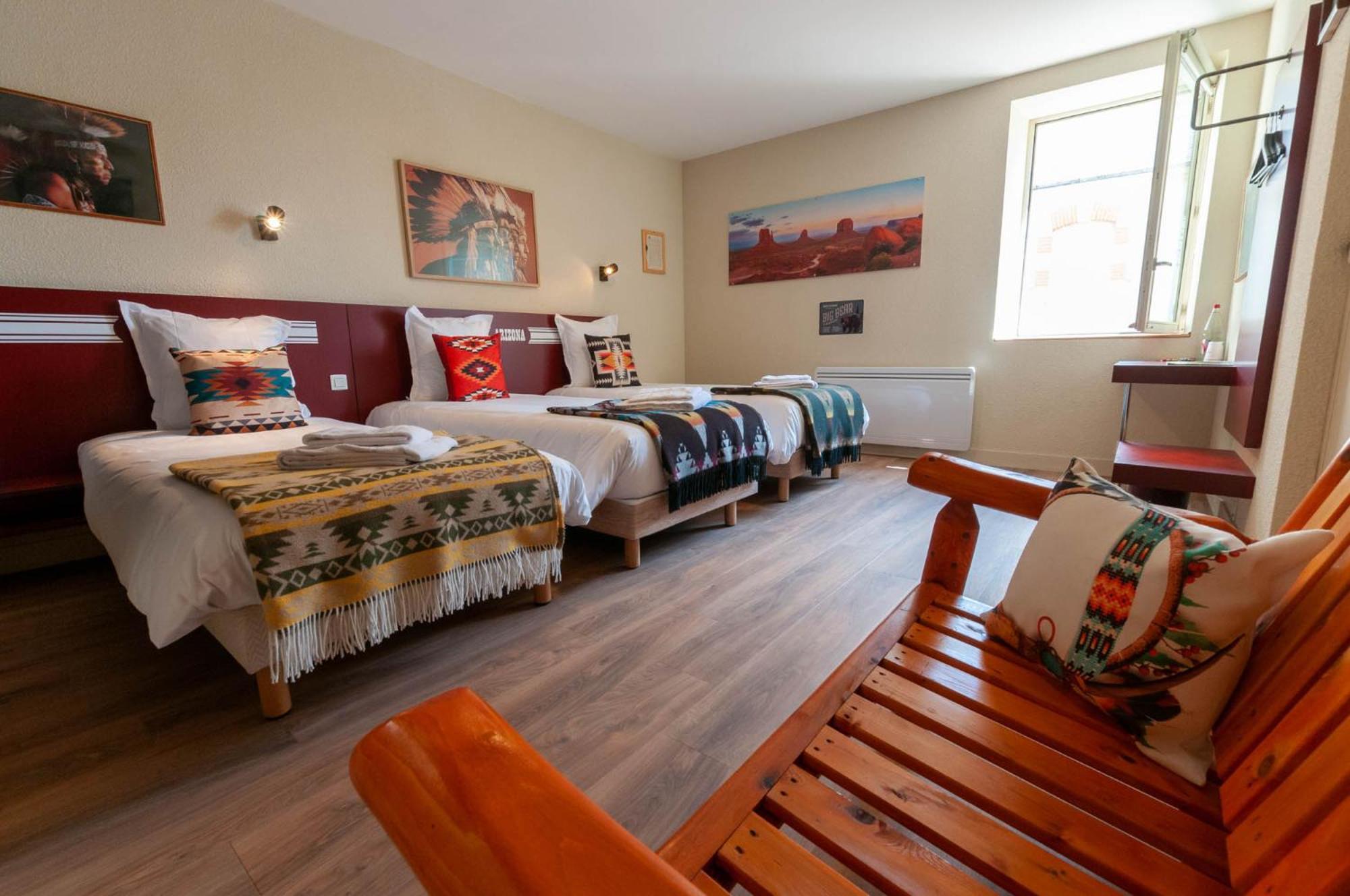 Hotel Le Ranch Brûlon Zewnętrze zdjęcie