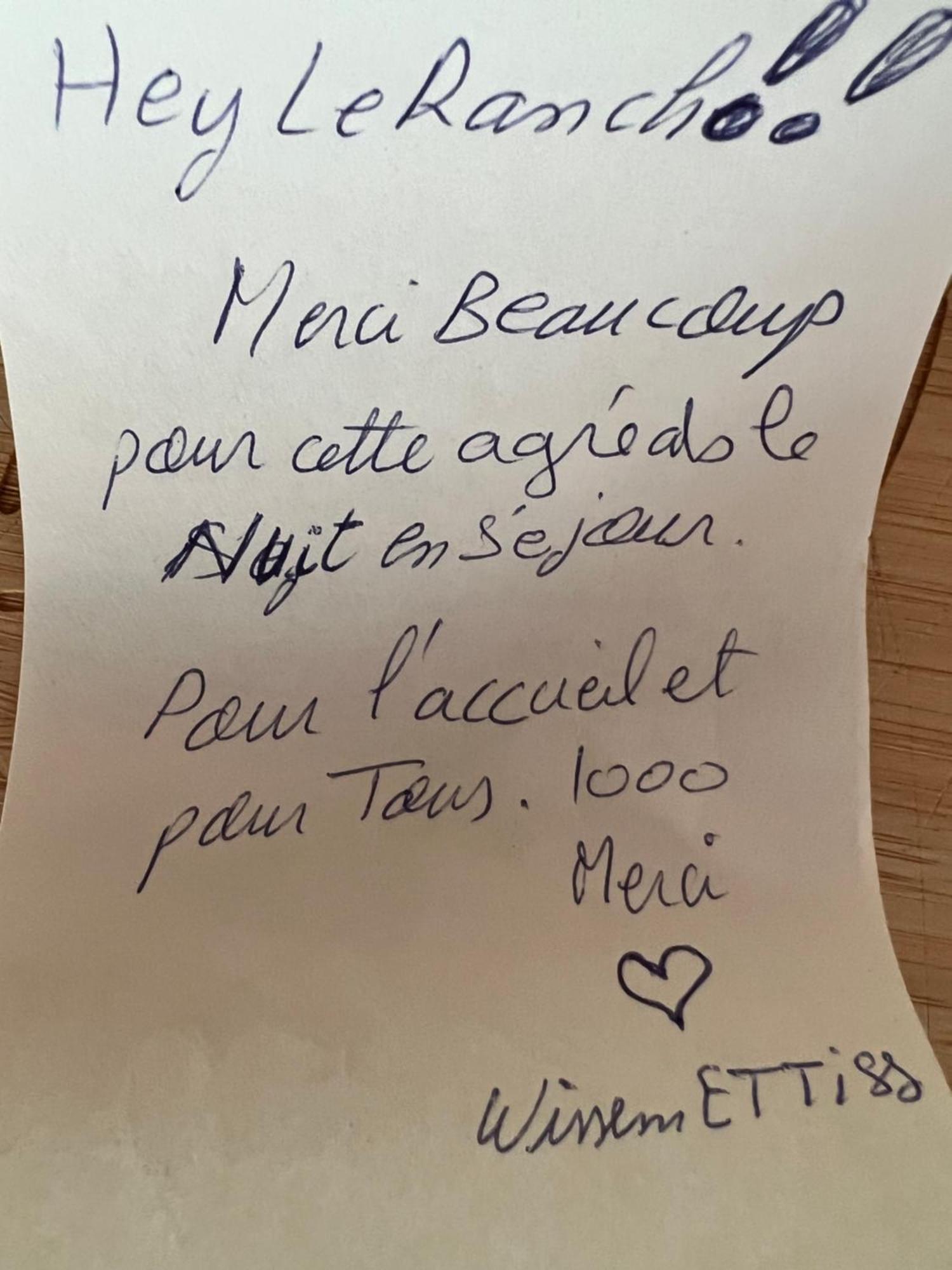Hotel Le Ranch Brûlon Zewnętrze zdjęcie