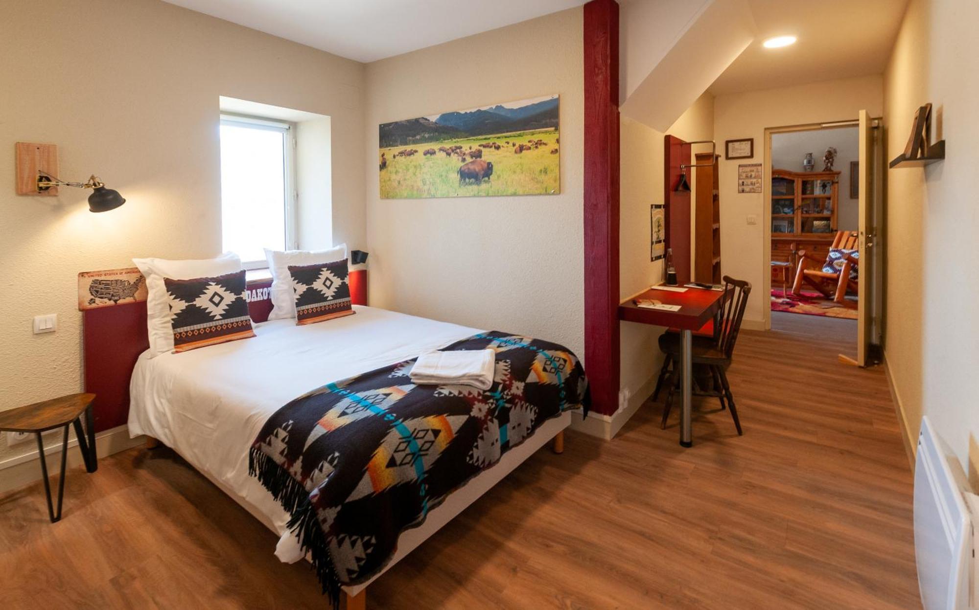 Hotel Le Ranch Brûlon Zewnętrze zdjęcie