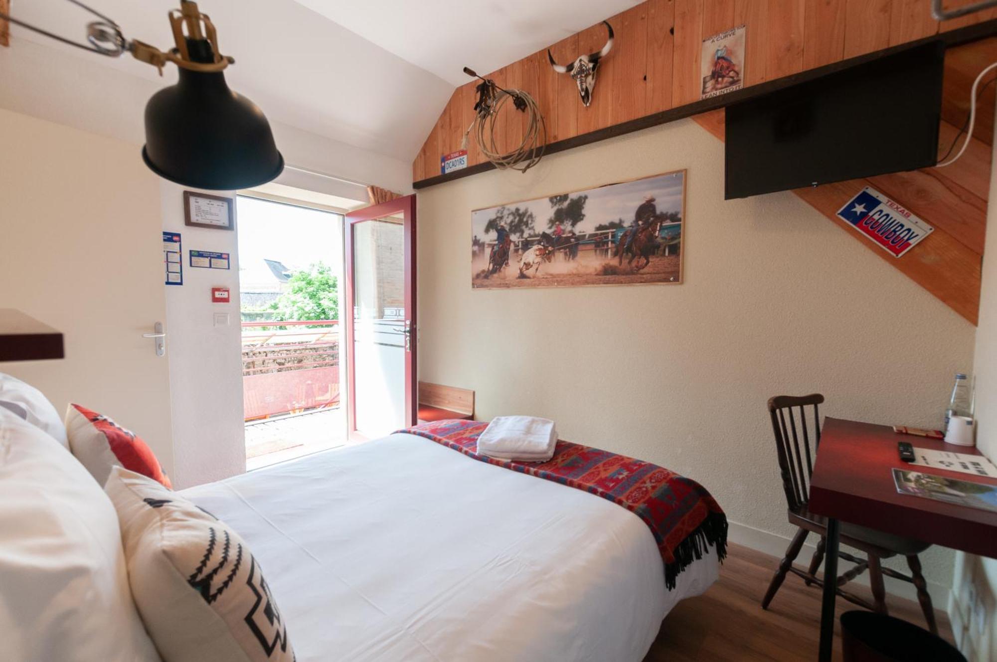 Hotel Le Ranch Brûlon Zewnętrze zdjęcie